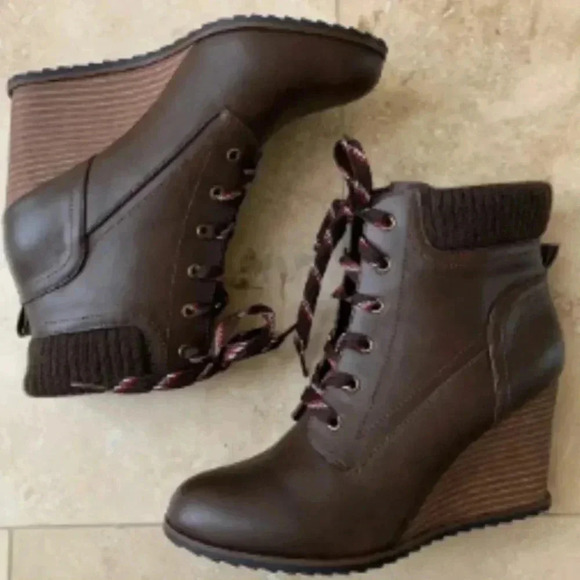 Women's NEW Nautica Brand Wedge Bootie Brown Size 11 .5 - Picture 2 of 7